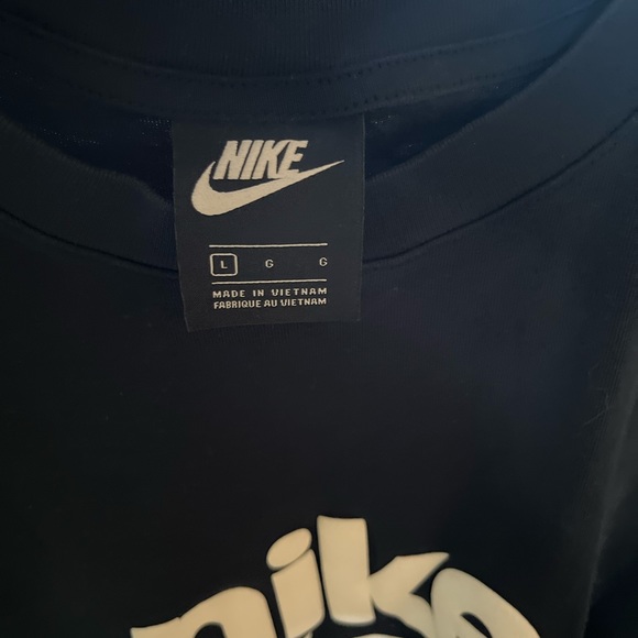 Nike black crewneck - Picture 3 of 4